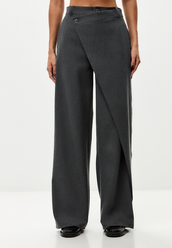 Брюки с крылом